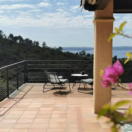 Provencal Facing The Gulf Of Saint-tropez * Saint-Peïre-sur-Mer